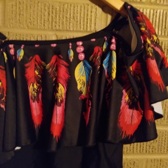 Swimsuit - Picture 4 of 5